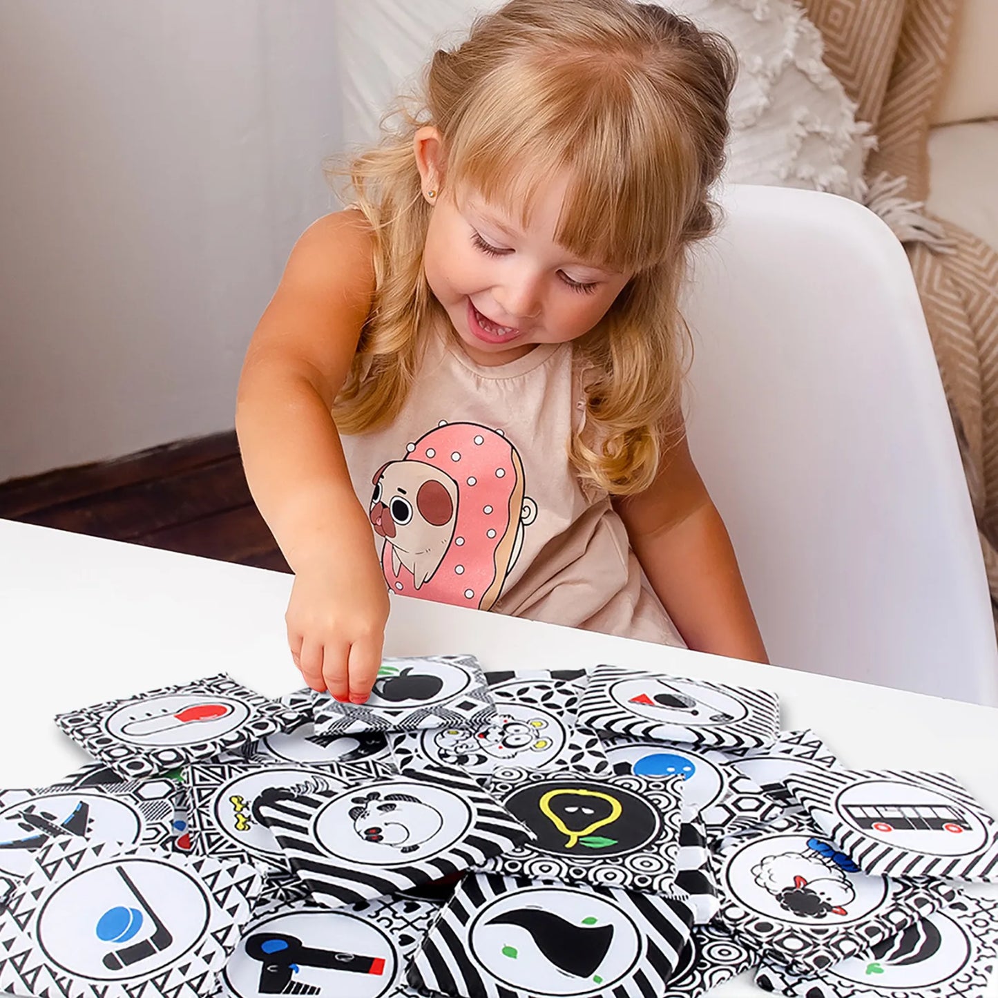 Baby's Soft Cloth Black and White High Contrast Sensory Montessori Cards